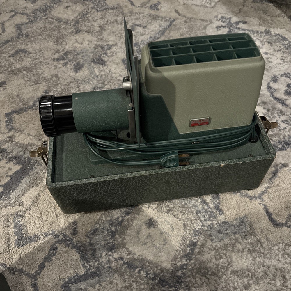 Vintage Argus 300 Automatic Slide Projector W/Protective Case
