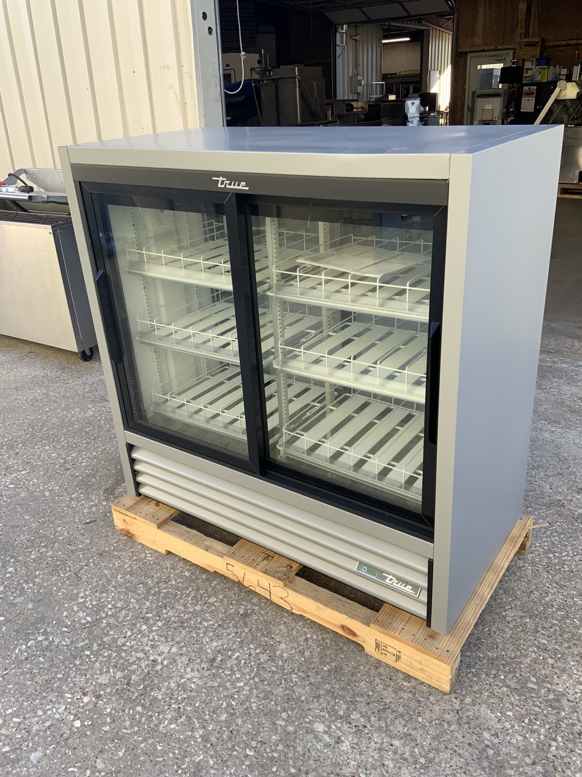 NIC True GDM-41CPT-48 sliding glass door drink refrigerator cooler GDM-41