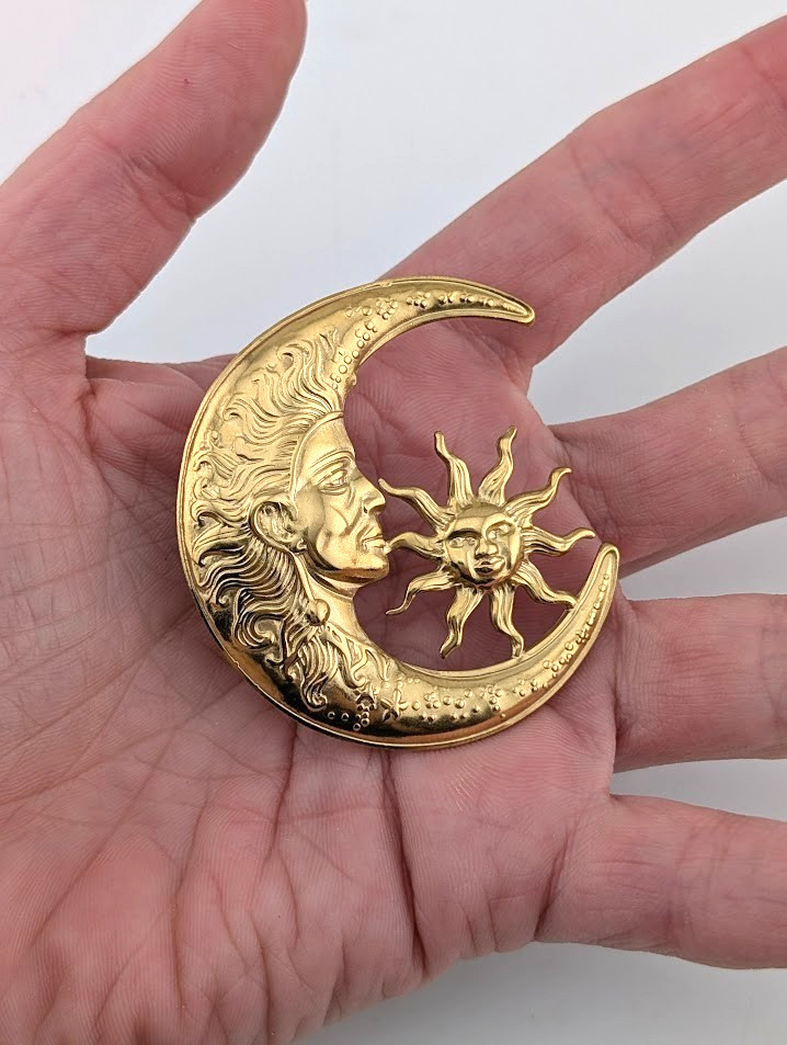CELESTIAL SUN MOON BROOCH face 90s retroshiny stamped goldtone pin L4
