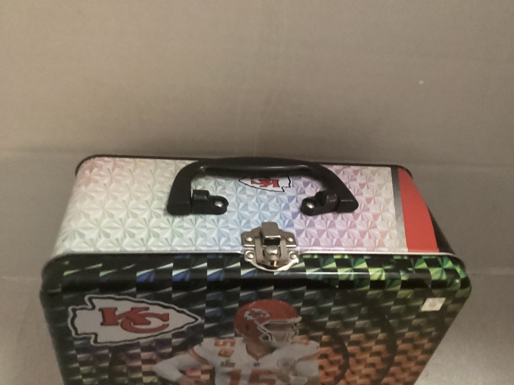 PATRICK MAHOMES METAL LUNCH BOX