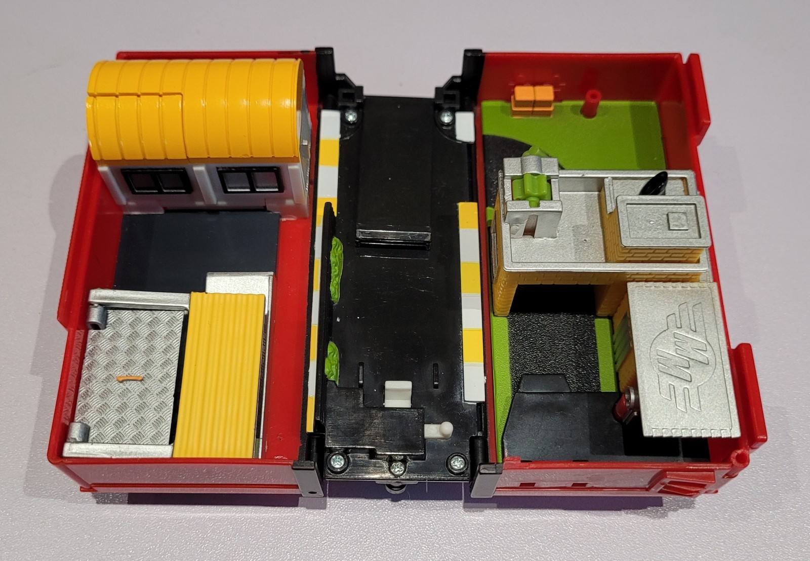 Micromachines 2002 Finish Line Truck Complete With Exclusive Playset Vehicle