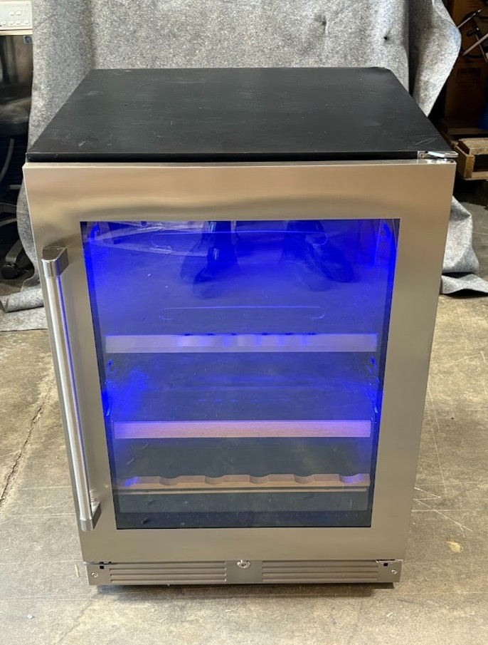 XO XOU24BCGSR 24" Beverage Center w/ Glass Shelves (Bad compressor, Sold AS IS)