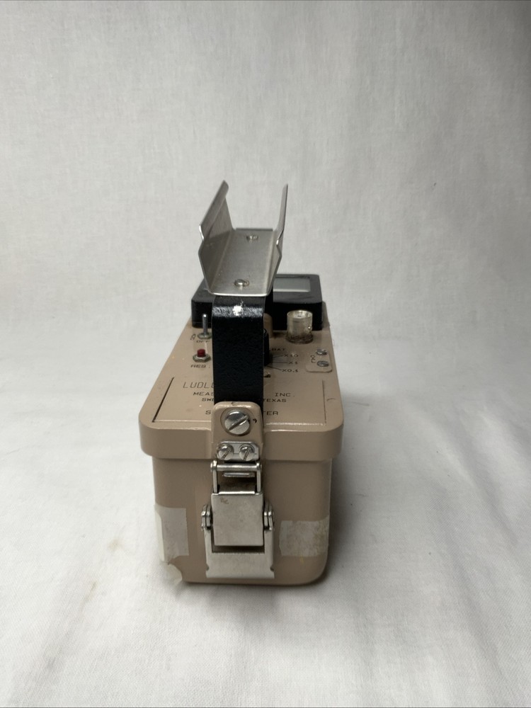 LUDLUM MODEL 2 SURVEY METER