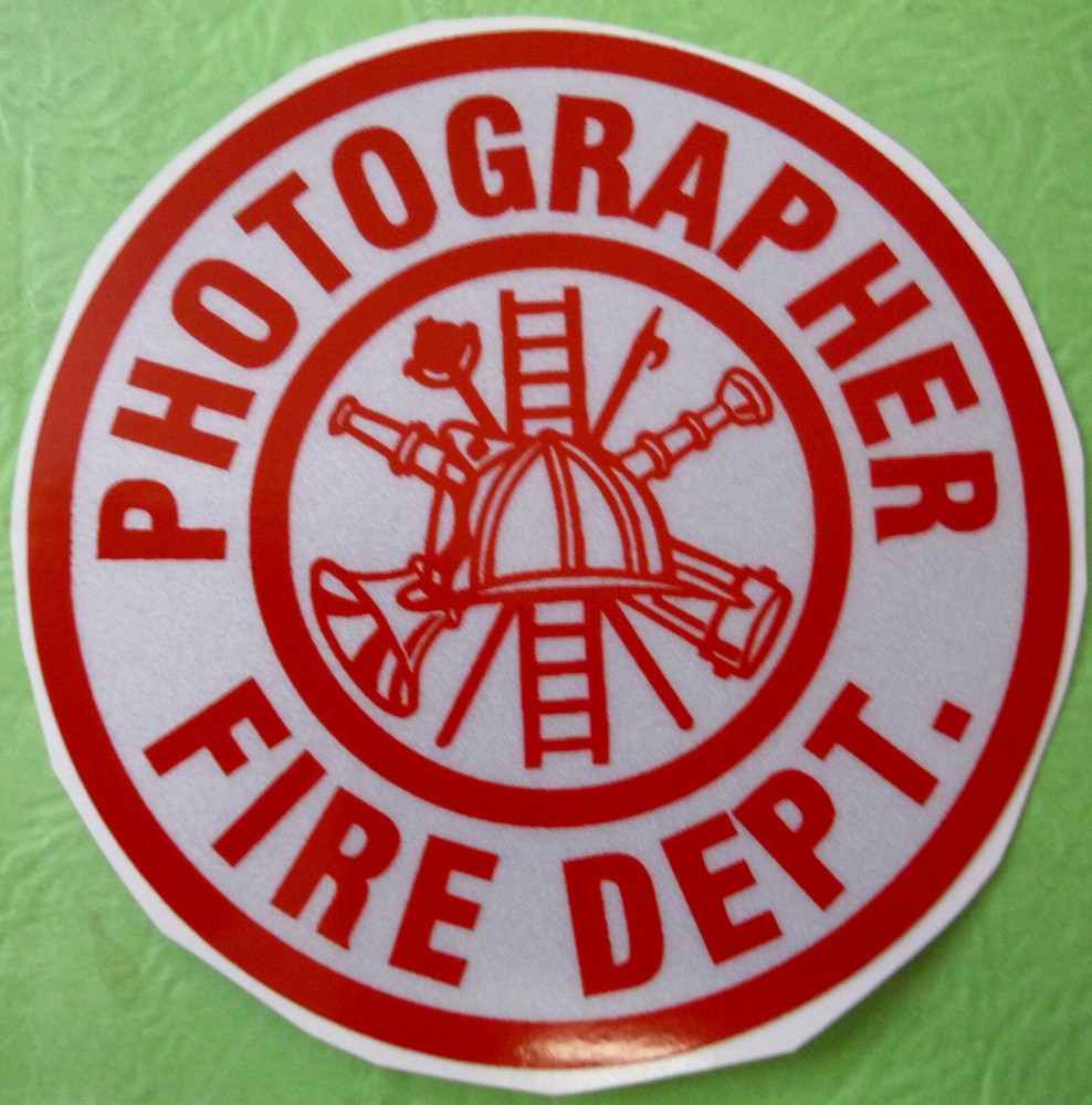 PHOTOGRAPHER 3" CIRCLE  WHITE & RED REFLECTIVE DECAL STICKER