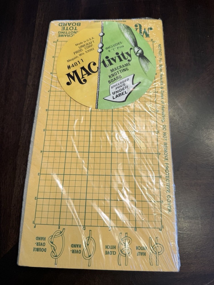Mactivity Macrame work knotting board w/pins New Vintage