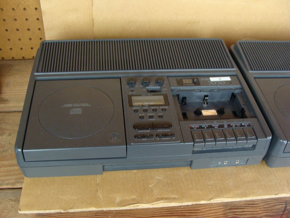 EIKI Tape Recorder/CD Player Model: 7070A