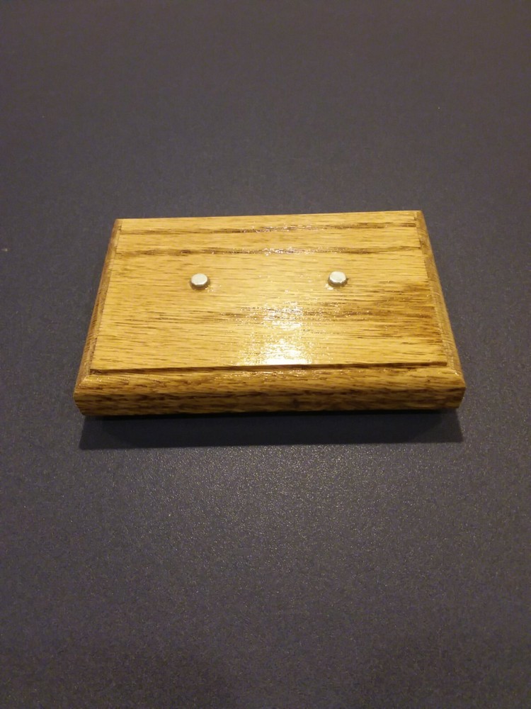 Folding Knife Display Stands, 2 STANDS (RED OAK)