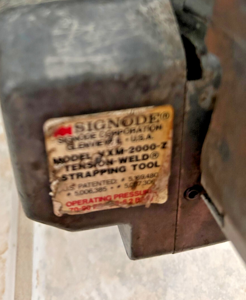 SIGNODE Model VXM-2000-Z Pneumatic Poly Tension Weld Strapping Tool - Used