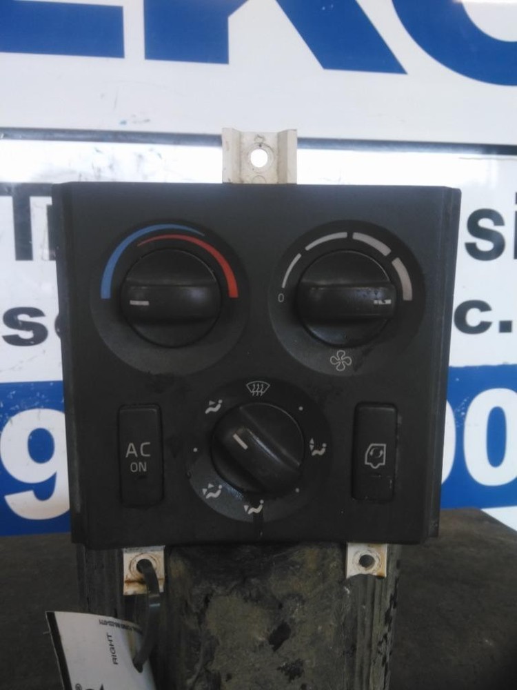 Replaces 2007 VOLVO VNL TEMPERATURE CONTROL , MS