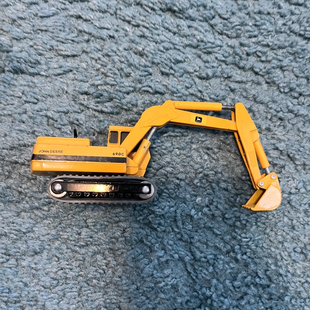 ERTL John Deere 690c Excavator 1/64 Scale