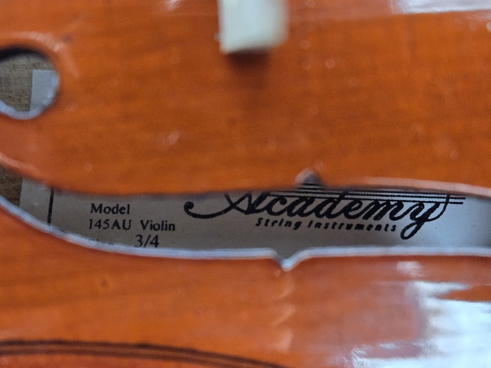 3/4 SIZE ACADEMY 145 AU VIOLIN W/Bow & Case EUC