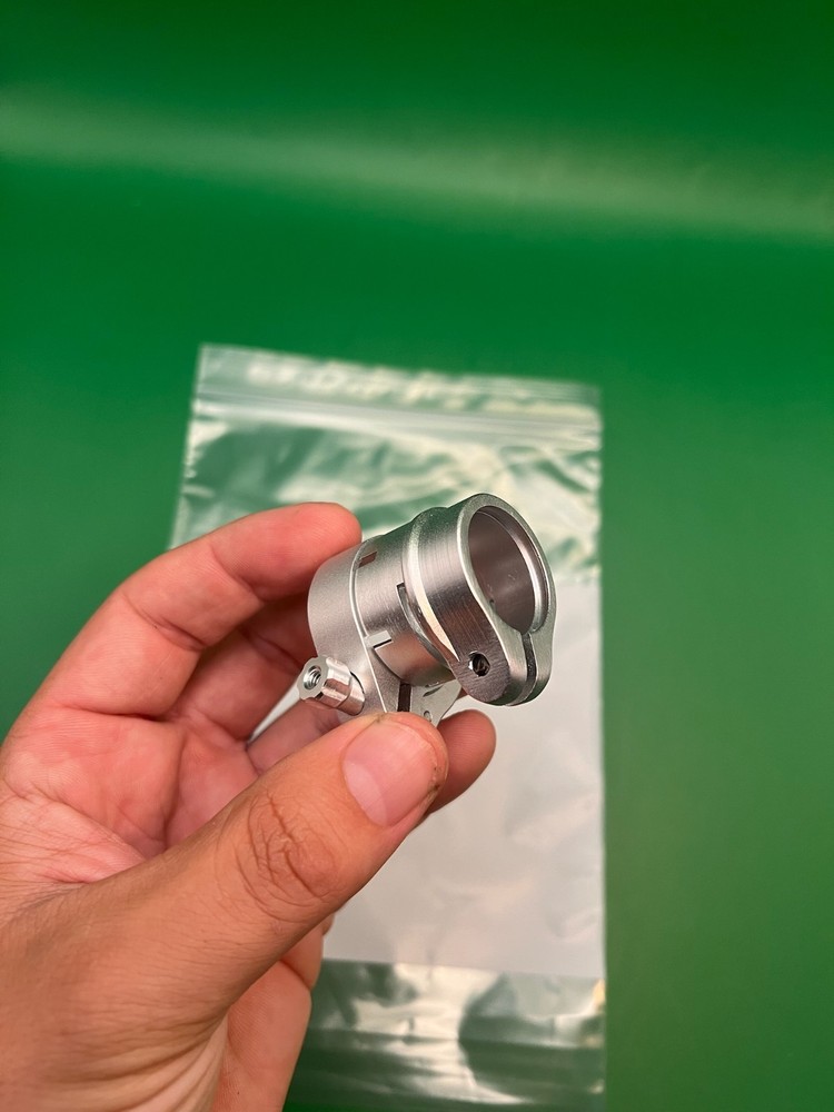 Autococker Clamping Feedneck