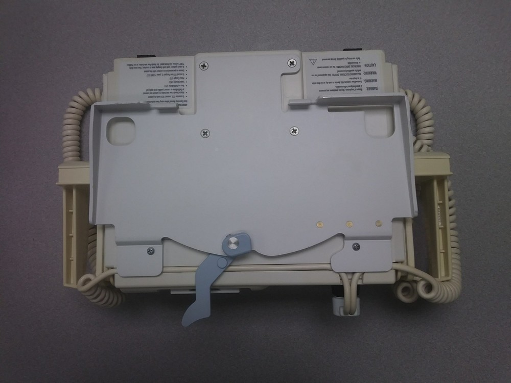 DATASCOPE DPD DEFIB UNIT W/ PADDLES