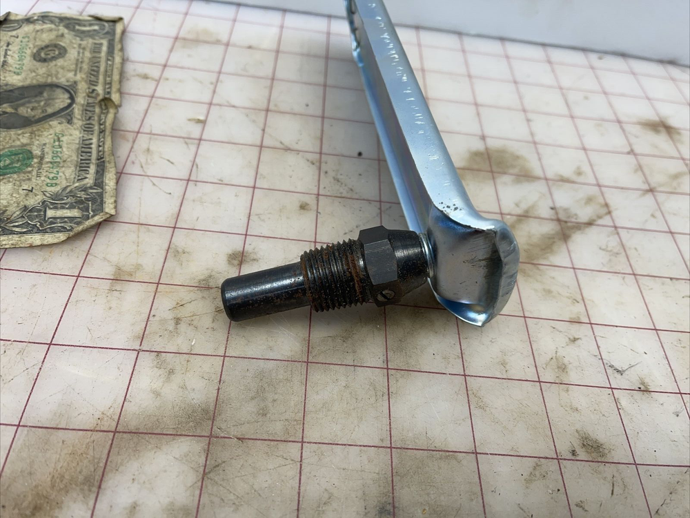 Hot Water and Refrigerant Line Thermometer Angle Pattern 1/2" NPT Chicago