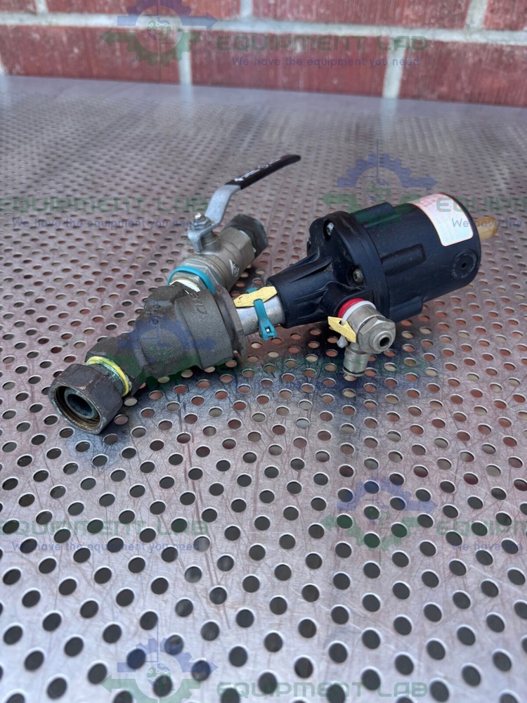 Gemu 554/15 Pneumatic Angle Seat Globe Valve w/ 1/2" Compression Fitting, Valve