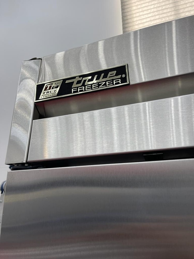 True Refrigeration Freezer Two Section Reach In Freezer (4) Solid Doors TS-49F-4