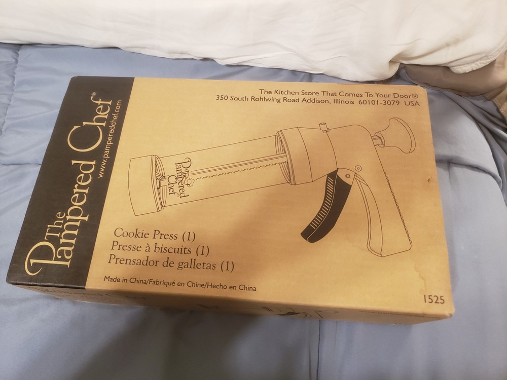 The Pampered Chef Cookie Press #1525 w/16 Discs EUC!
