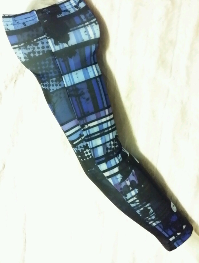 2 compression sleeve, blue grunge