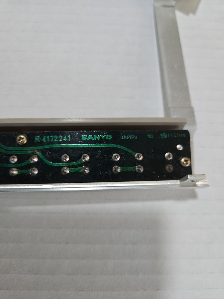 Sanyo RD-5370 Cassette Deck Button Assembly