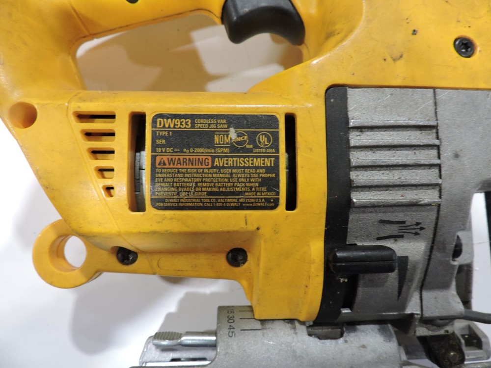 Dewalt 18 Volt jigsaw DW933 variable speed works good