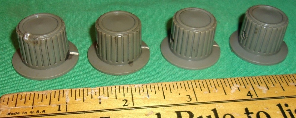 (4) HEATHKIT 1-1/8 Inch Skirted Grey Plastic Amp Knobs (A-9B, others) 1957