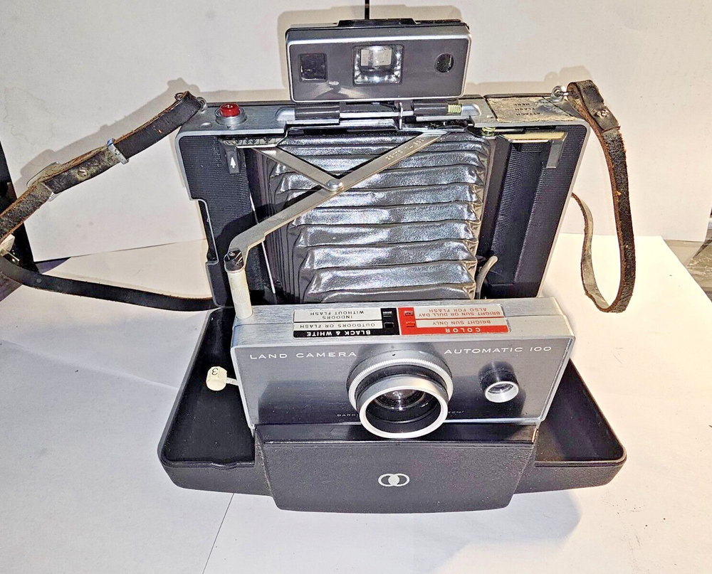 Vintage Polaroid Land Camera Automatic 100 Excellent Condition - Untested
