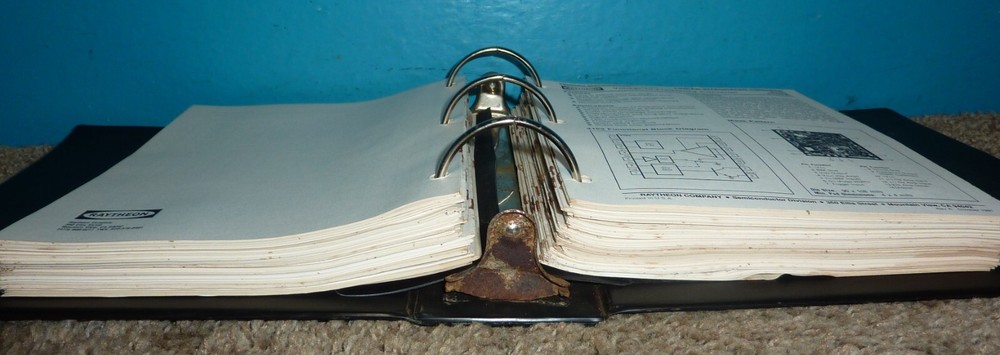 1982 Raytheon Linear~Digital~LSI~Memory~Discrete Components Data Sheets Binder