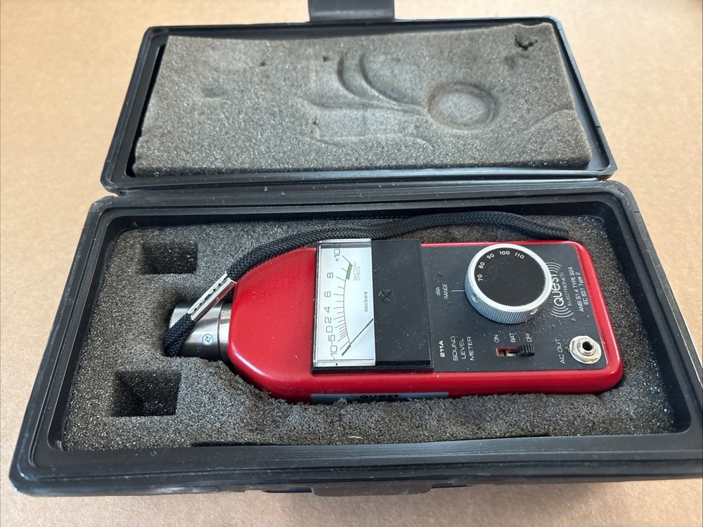 Quest Electronics Model 211A-FS Sound Level Meter Untested Looks Good!