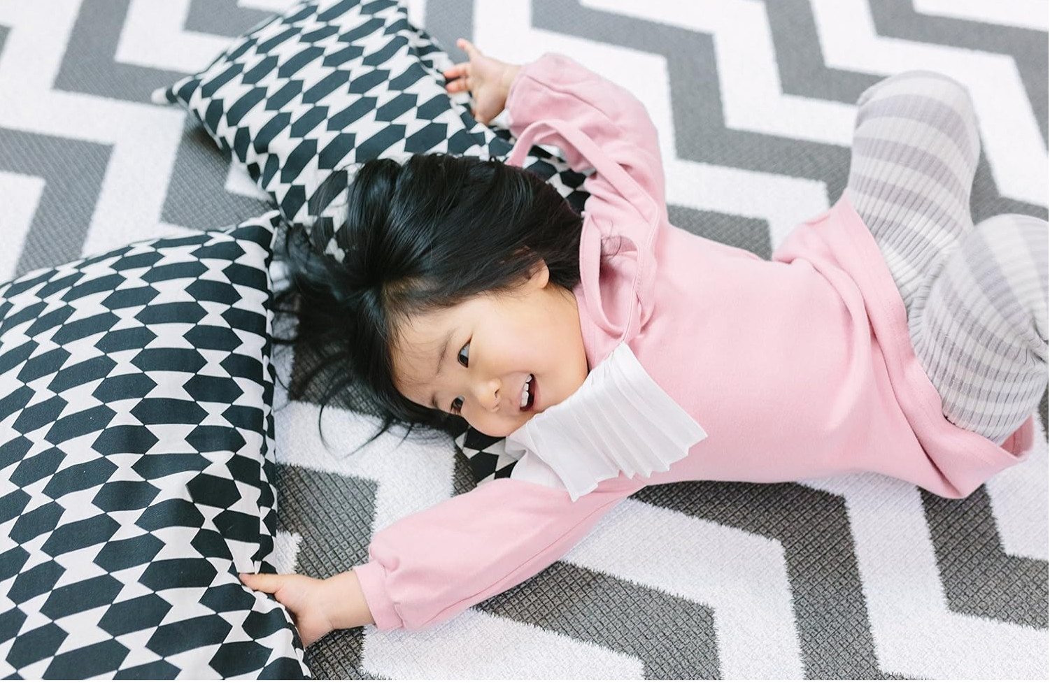 Baby Care Play Mat (Large, Zig Zag - Black) 82'' x 55'' Origina) (Open Box)L045