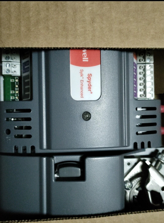 1PCS  NEW  PVL4022AS    Controller   DHL or Fedex