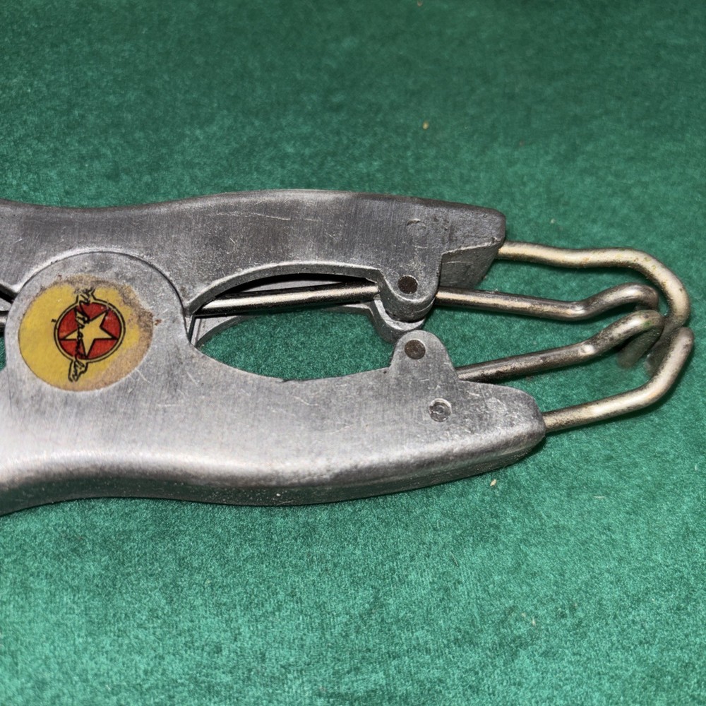 Vtg Casta-Ringer Castrator Tool w/ box