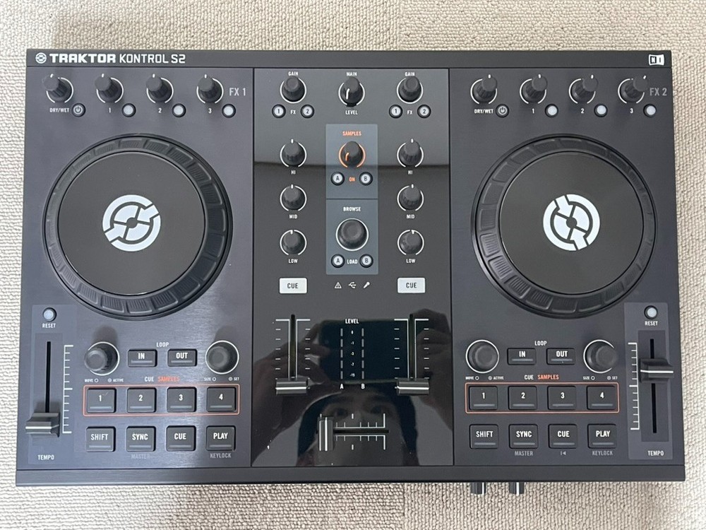 Native Instruments Traktor Kontrol S2 MK1 DJ Controller 2-Channel with Adaptor