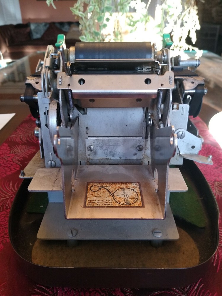 Vintage VICTOR 8 Digit Adding / Subtracting Machine Brown/Green - WORKING 