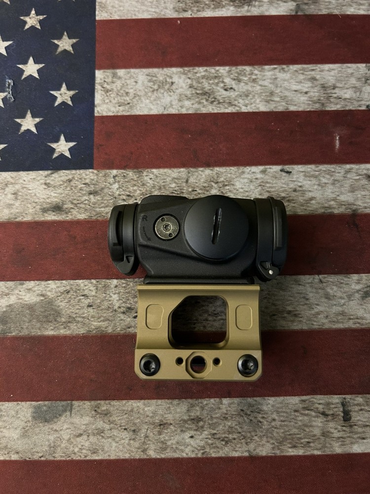 Aimpoint Duty RDS Red Dot w/ Unity Mount