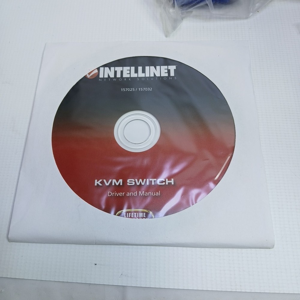 Intellinet (157025) 2-Ports, USB, Compact External KVM Audio Switch with cables