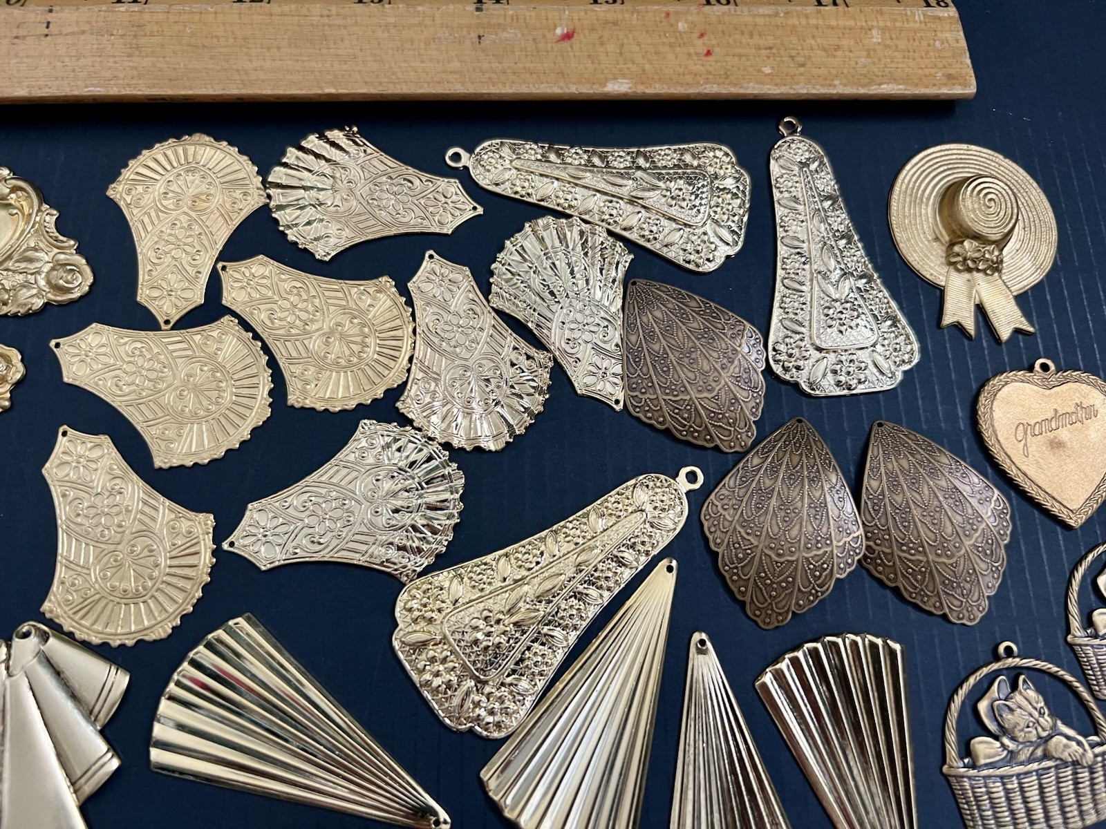 1 Lb + Vtg & New Metal Stampings Brass Gold Frames Settings Pendant Findings Lot