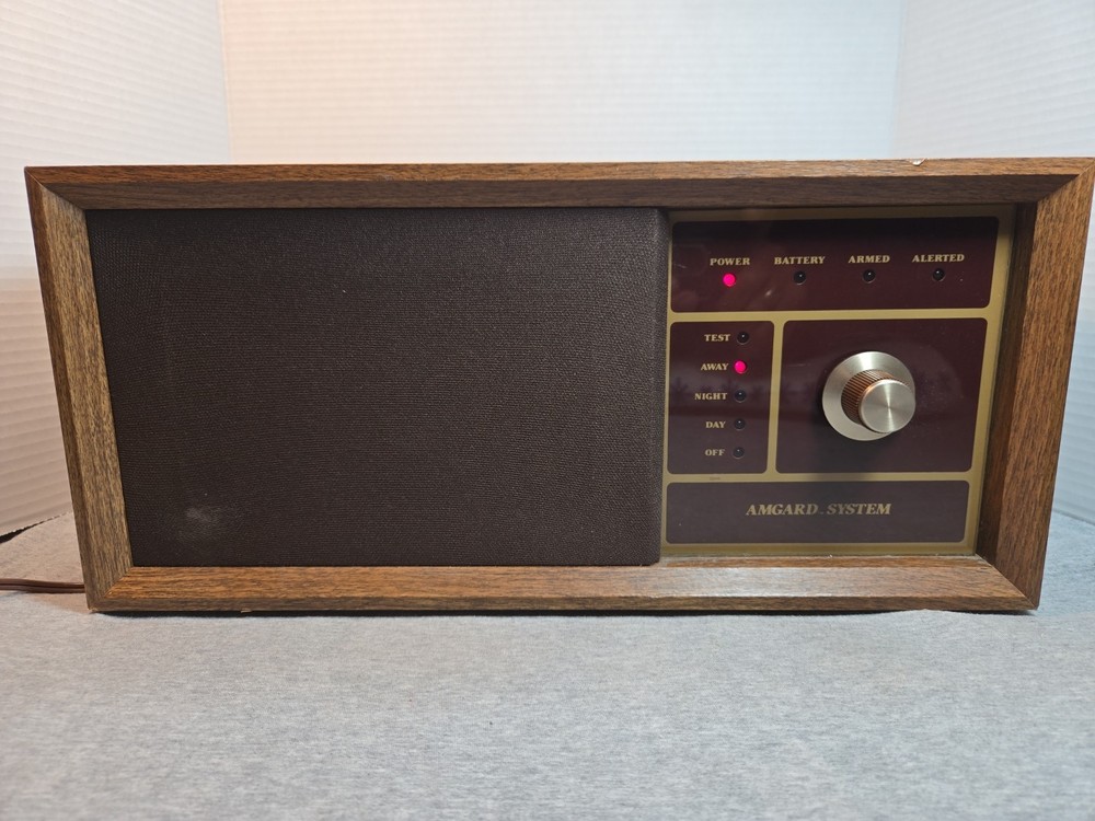 Vintage Amgard Perimeter Alarm Control Unit E 8496 Amway Security System