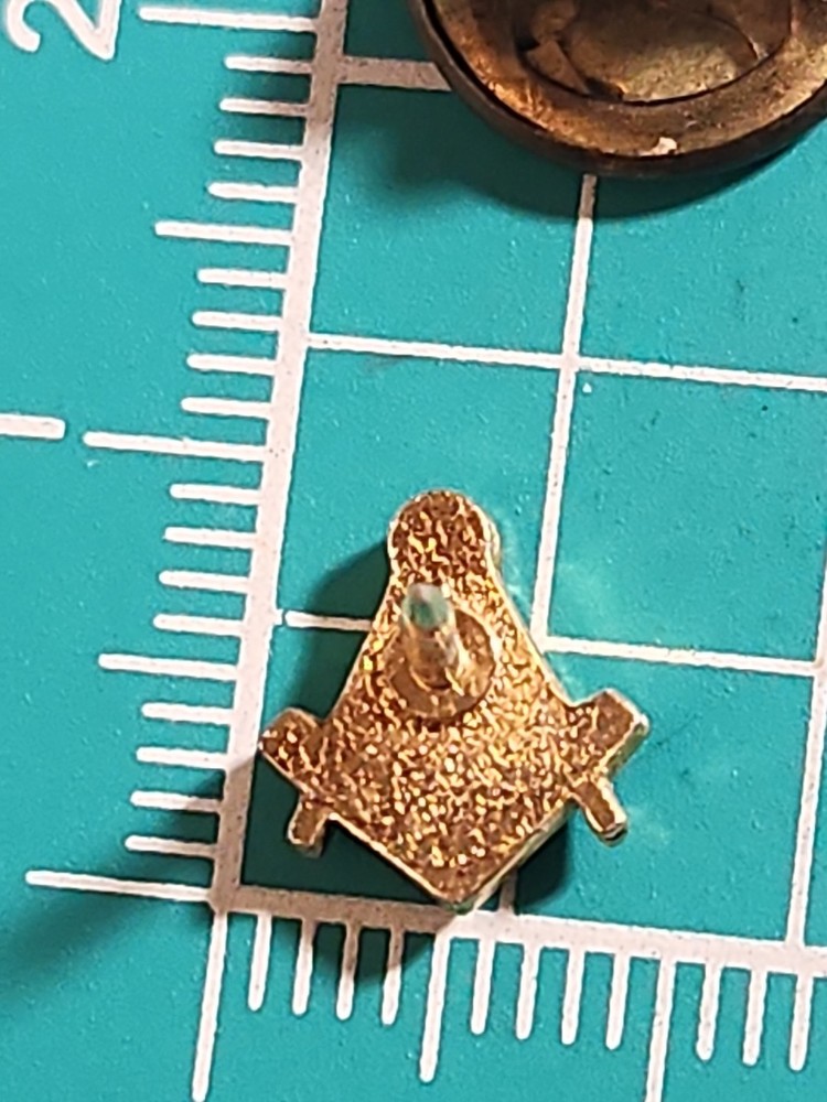 Vtg Freemason Masonic Square Compass Tiny Gold Tone Lapel Pin