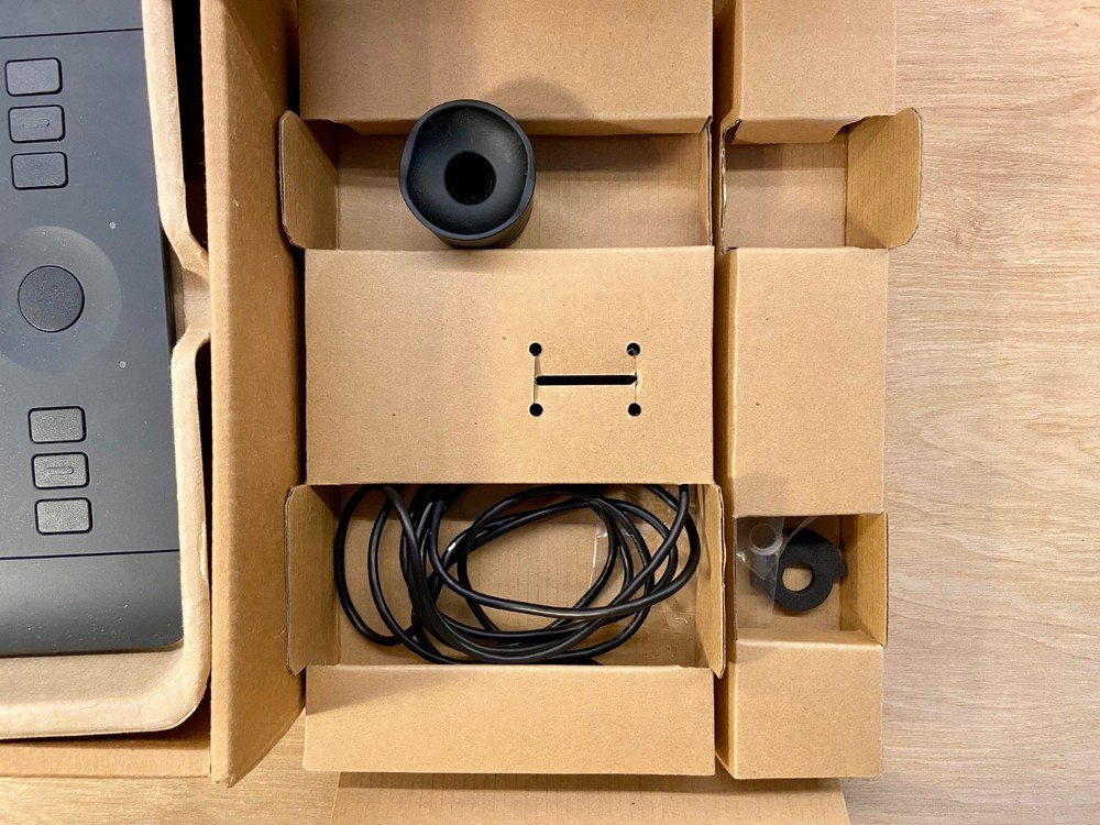 Wacom uPTH451 Small Intuos Pro Tablet - Does not include pen -