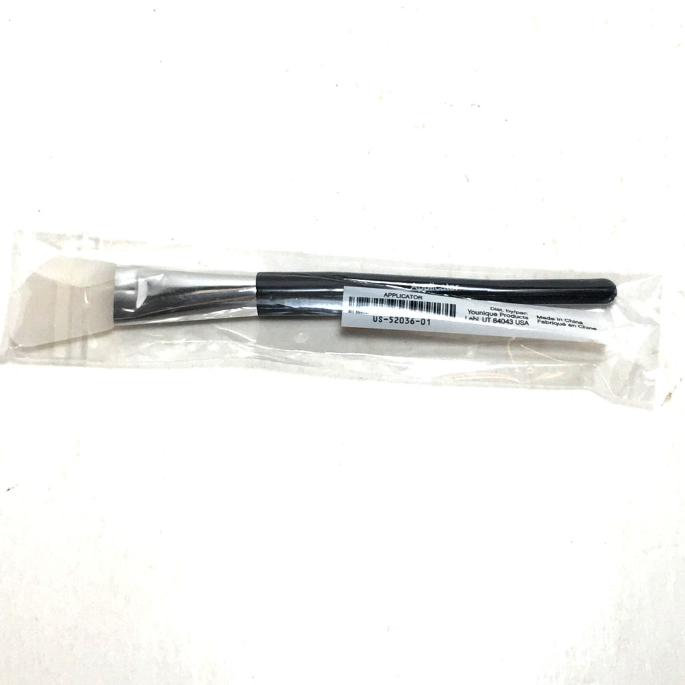 Younique - Mask Applicator Brush - new
