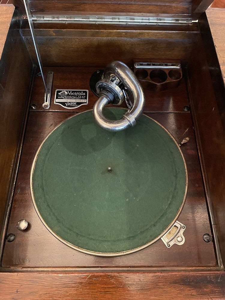 Victor Victrola Granada Phonograph