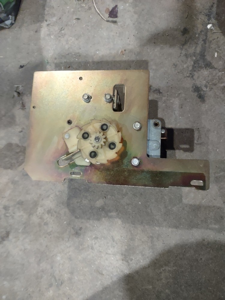 rowe r-84 jukebox arcade record player mech part #332