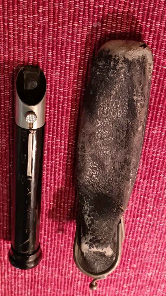 VINTAGE POCKET MICROSCOPE / WITH LEATHER CASE