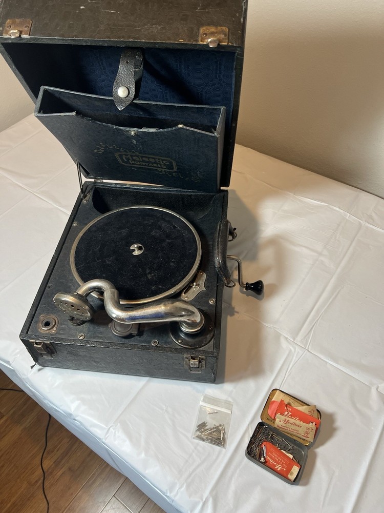 1920s Hand Crank Record Player