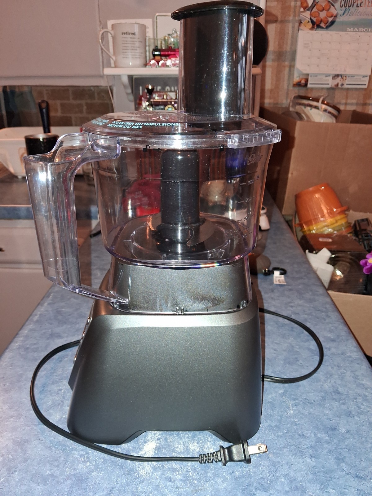 Oster Pro 1200 Food Processor In Very Nice Condition! Works Great!