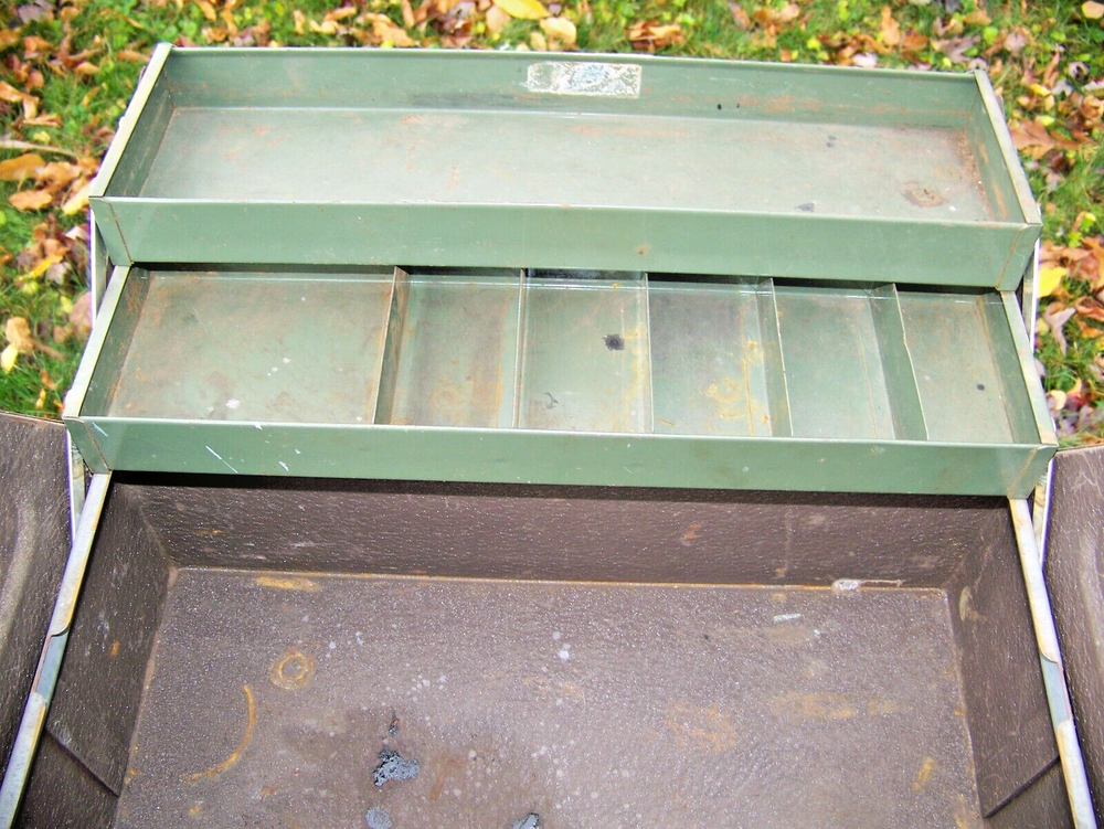 Kennedy Toolbox 1018 Cantilever Toolbox with Lock & Keys