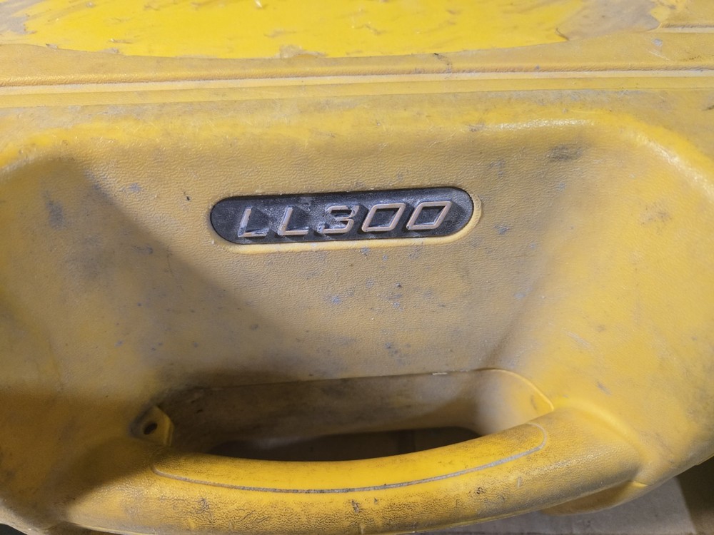 Spectra Precision LL300N Self-Leveling Laser with damage