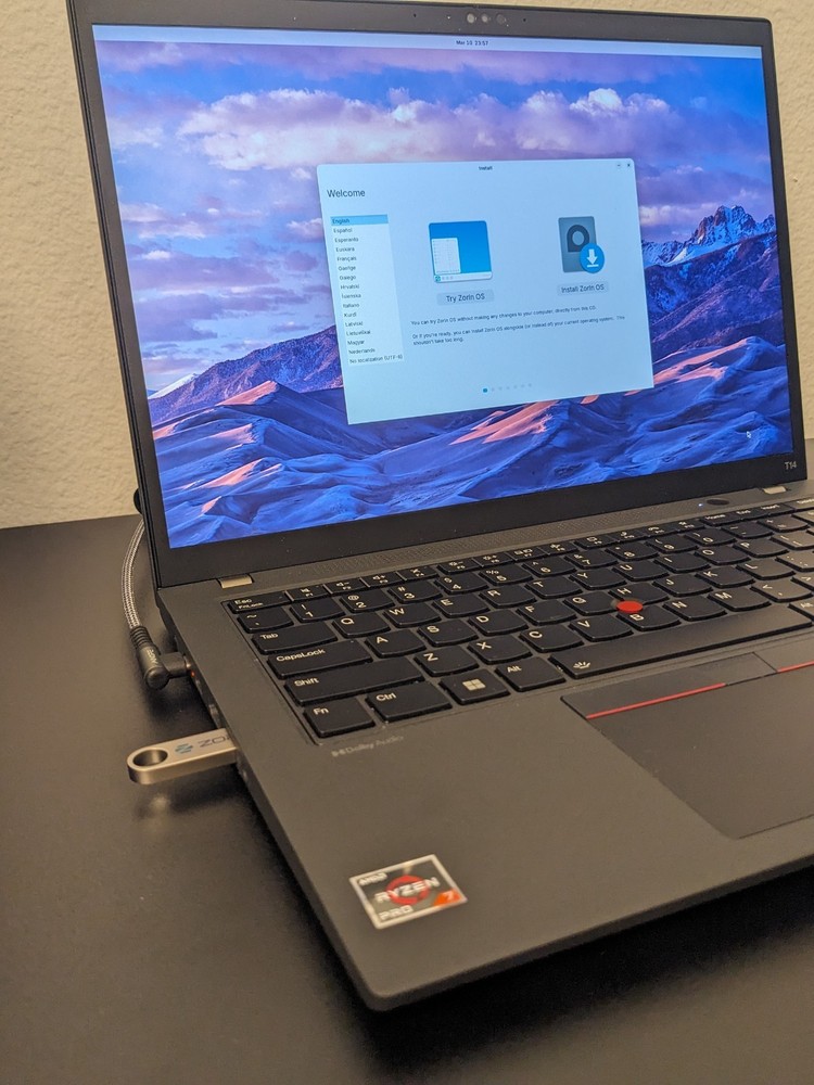 Zorin OS 18 Core 64-Bit Bootable USB Linux Installer for PC & Laptop