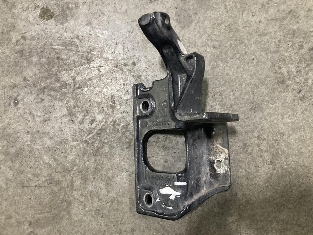 Kenworth T680 Left/Driver Bumper Bracket - Used