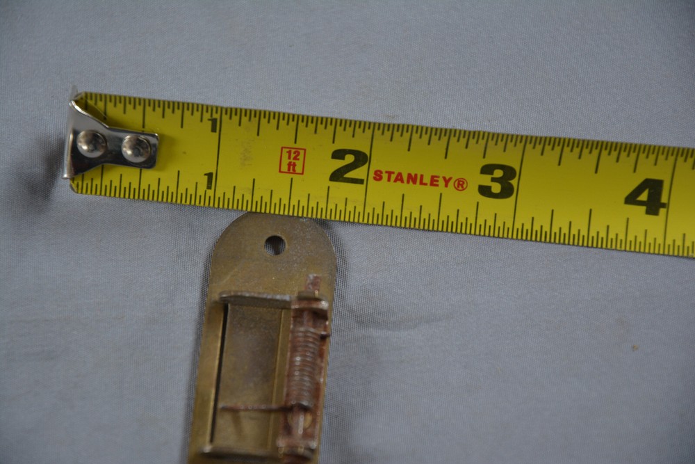 GOOD ANTIQUE SOLID BRASS ROLL TOP DESK TAMBOUR LOCK KEEPER (G52)